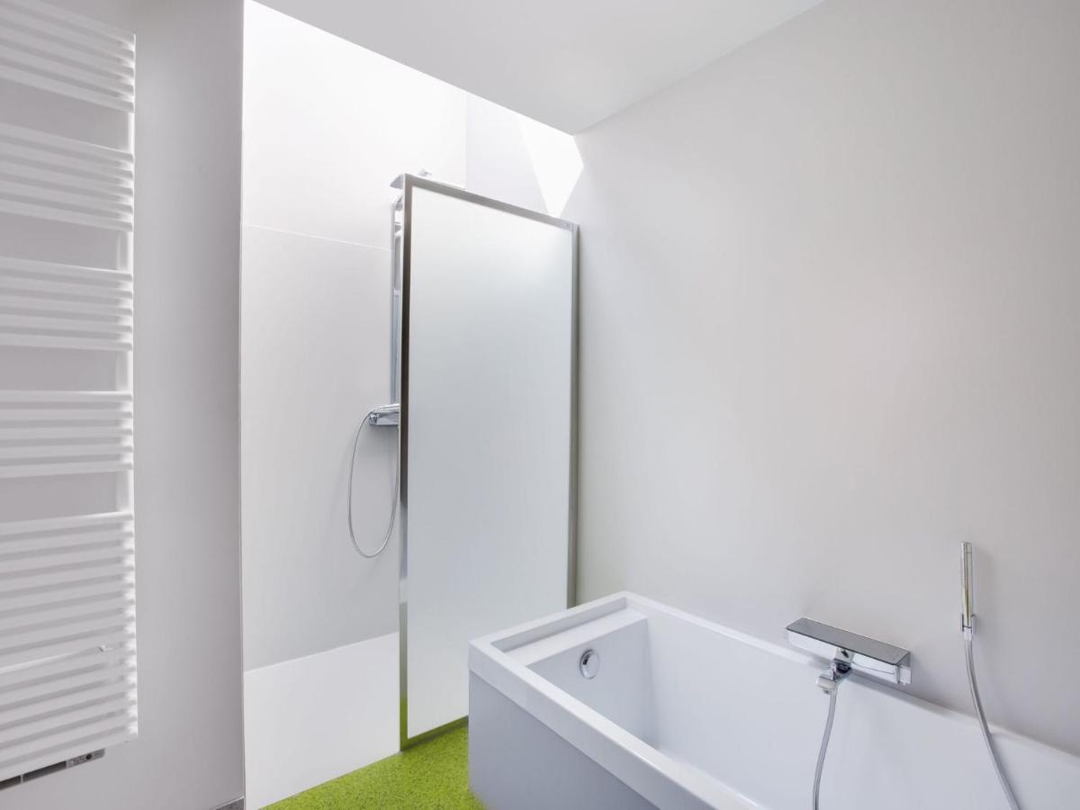 Modern Holiday Home In Scherpenheuvel With Infrared Sauna Buitenkant foto